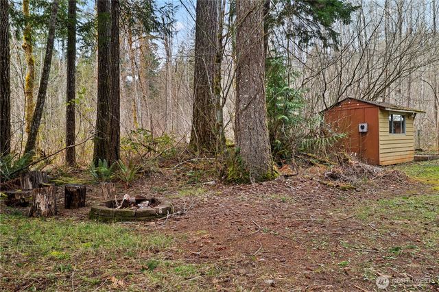 380 N Duckabush Drive E, Hoodsport, WA 98548