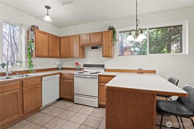 380 N Duckabush Drive E, Hoodsport, WA 98548