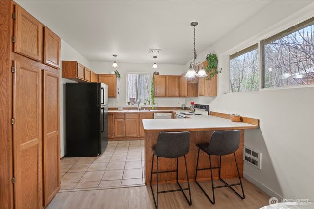 380 N Duckabush Drive E, Hoodsport, WA 98548