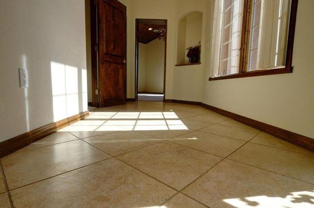 280 Angel Road, Corrales, NM 87048