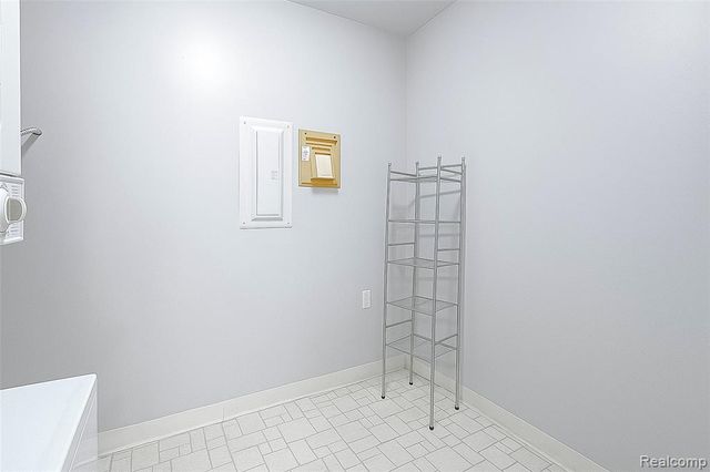 7590 Manor Circle 202, Westland, MI 48185