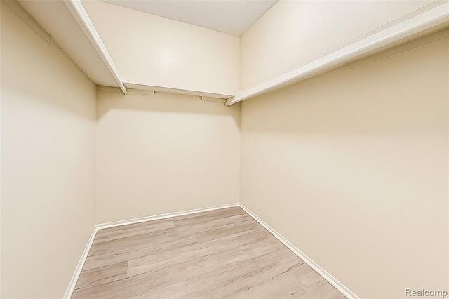 7590 Manor Circle 202, Westland, MI 48185