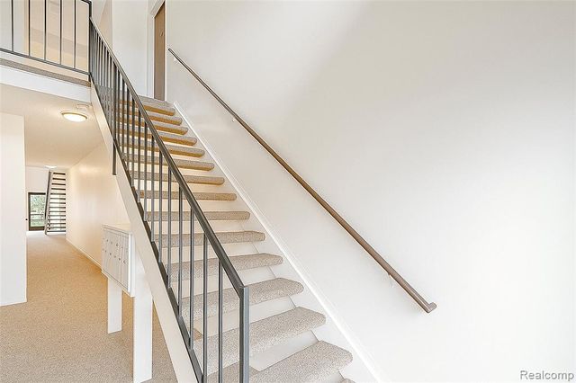 7590 Manor Circle 202, Westland, MI 48185