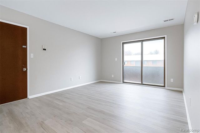 7590 Manor Circle 202, Westland, MI 48185