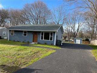 14 Douglas Circle, Smithfield, RI 02828