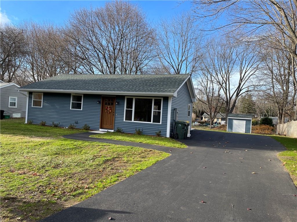 14 Douglas Circle, Smithfield, RI 02828