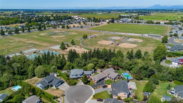 603 Brook Ct, Lynden, WA 98264