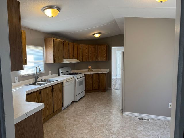 424 32 Rd Trlr 424, Clifton, CO 81520