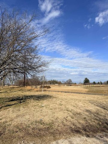 5111 N State Road 61, Boonville, IN 47601