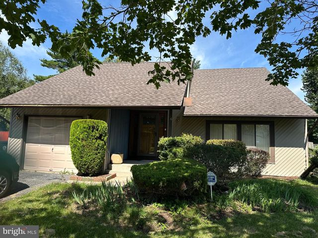 16 PIEDMOND LN, Sicklerville, NJ 08081