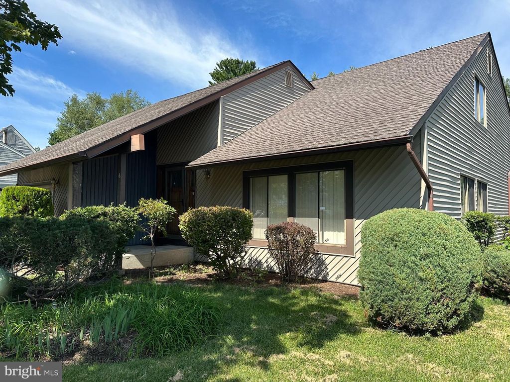 16 PIEDMOND LN, Sicklerville, NJ 08081