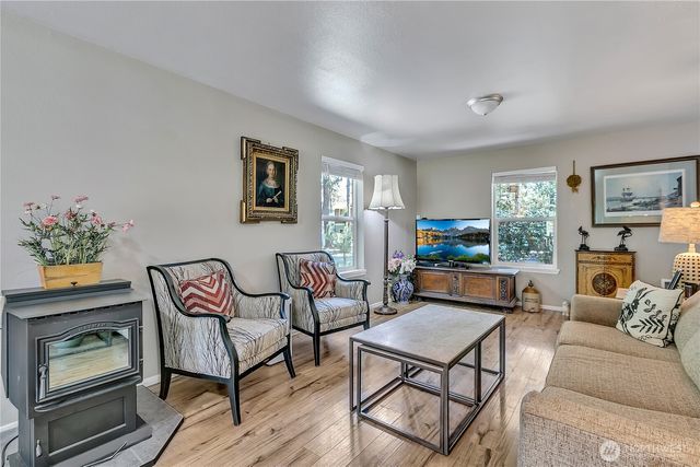 10 E Lynda Lane W, Shelton, WA 98584