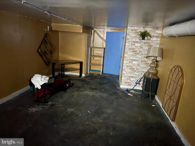 7 N EAST AVE, Baltimore, MD 21224