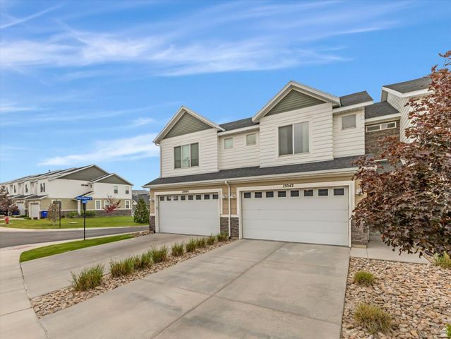15042 S GALLANT DR, Bluffdale, UT 84065