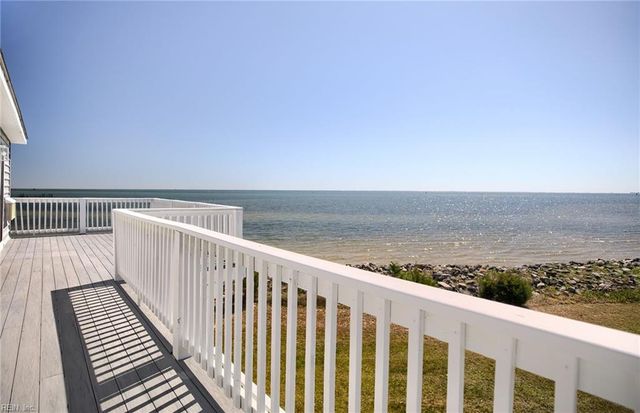 912 Sand Bank RD, Port Haywood, VA 23138