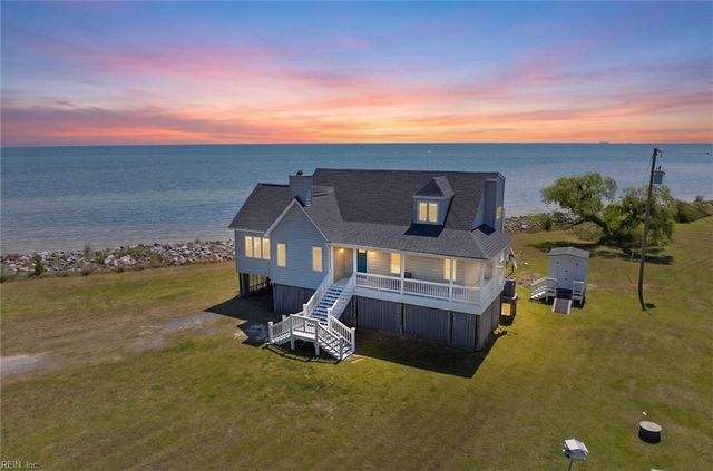 912 Sand Bank RD, Port Haywood, VA 23138