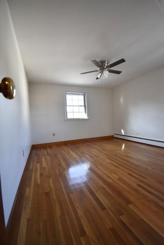 600 Cabot St 3, Beverly, MA 01915