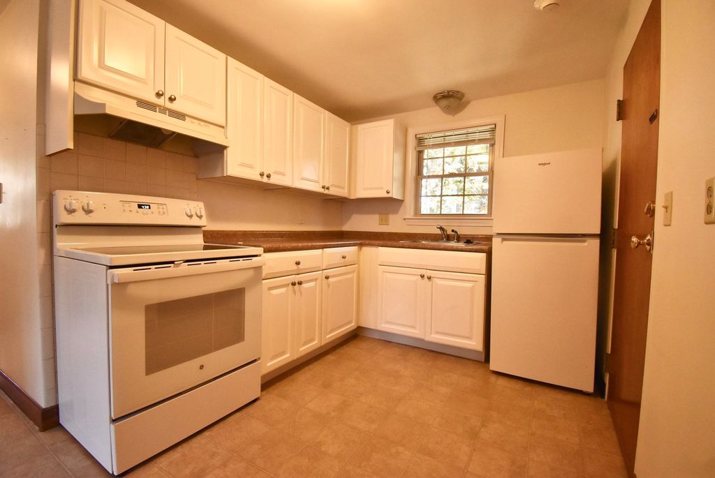 600 Cabot St 3, Beverly, MA 01915