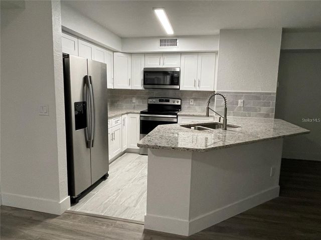 238 AFTON SQUARE 206, Altamonte Springs, FL 32714