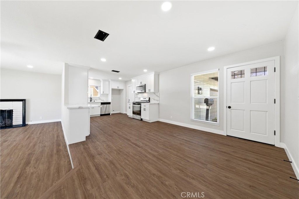 Image 11 of property listing at 5197 Cumberland Drive, Cypress, CA 90630