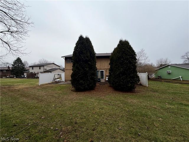792 Kingwood Drive NE, Bolivar, OH 44612