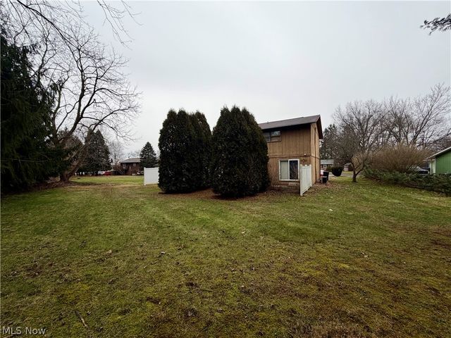 792 Kingwood Drive NE, Bolivar, OH 44612