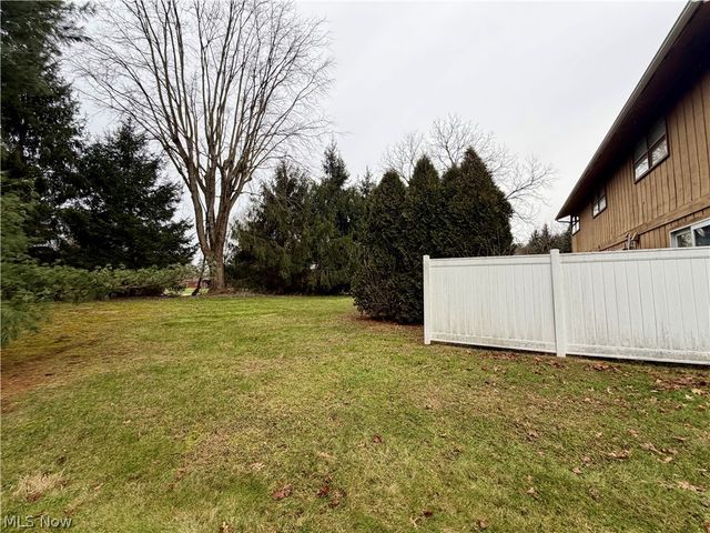 792 Kingwood Drive NE, Bolivar, OH 44612