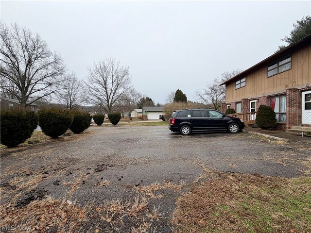 792 Kingwood Drive NE, Bolivar, OH 44612