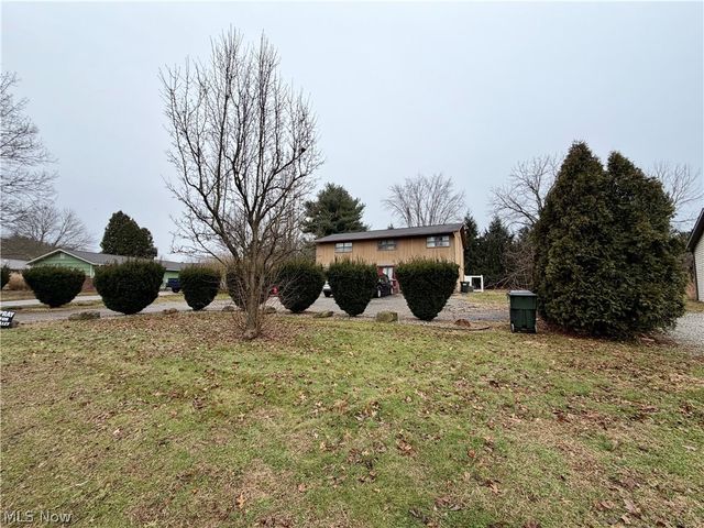 792 Kingwood Drive NE, Bolivar, OH 44612