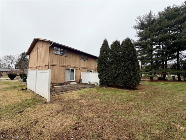 792 Kingwood Drive NE, Bolivar, OH 44612