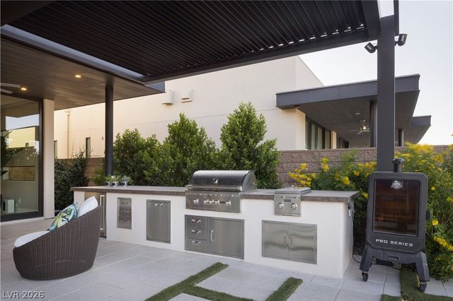 678 Blackrock Rim Drive, Henderson, NV 89012