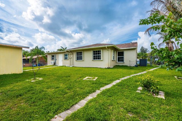 15285 San Diego Drive, Loxahatchee, FL 33470