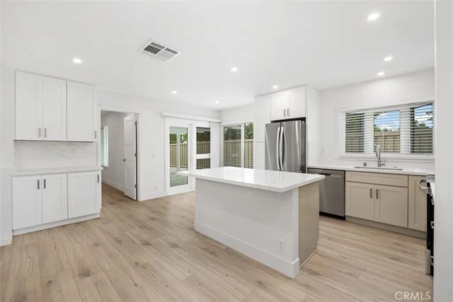 92 Orchard, Irvine, CA 92618