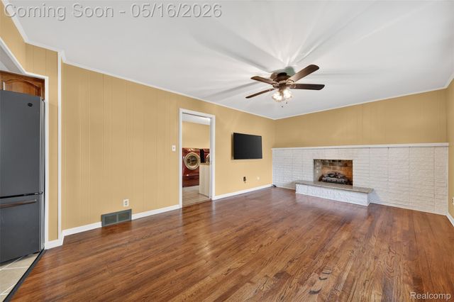 12014 Common Road, Warren, MI 48093