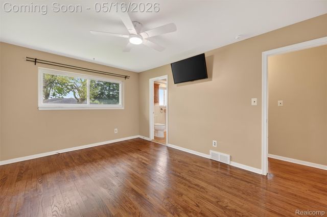 12014 Common Road, Warren, MI 48093