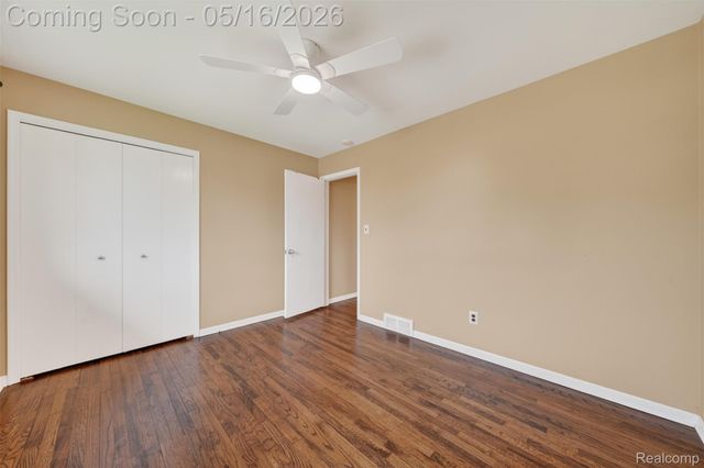 12014 Common Road, Warren, MI 48093