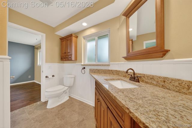 12014 Common Road, Warren, MI 48093
