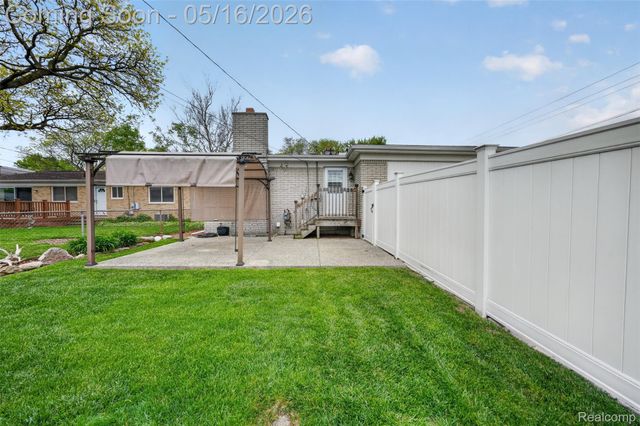 12014 Common Road, Warren, MI 48093