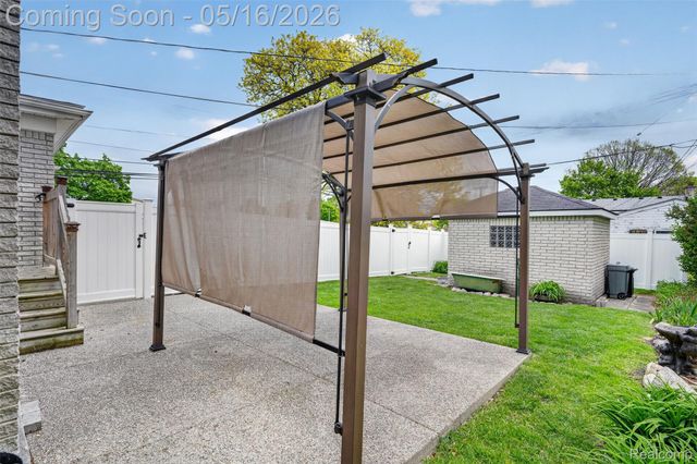 12014 Common Road, Warren, MI 48093