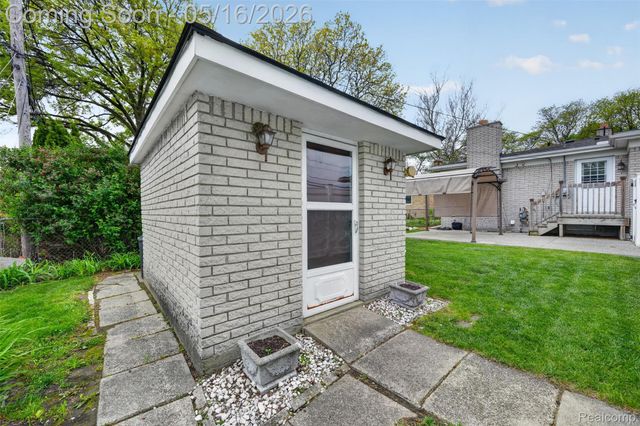 12014 Common Road, Warren, MI 48093