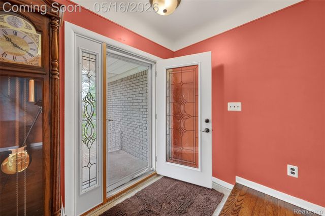 12014 Common Road, Warren, MI 48093