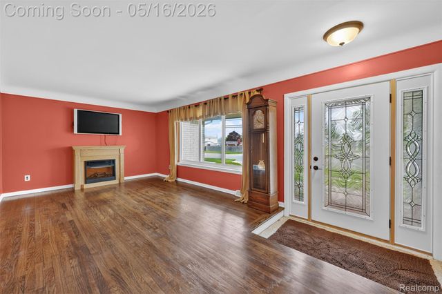 12014 Common Road, Warren, MI 48093
