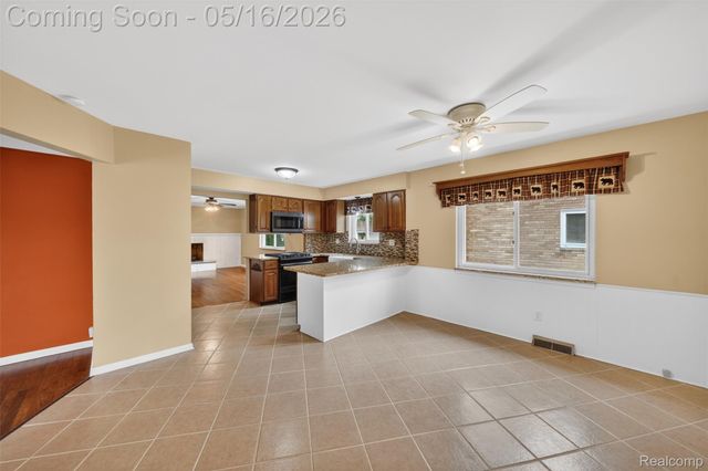 12014 Common Road, Warren, MI 48093