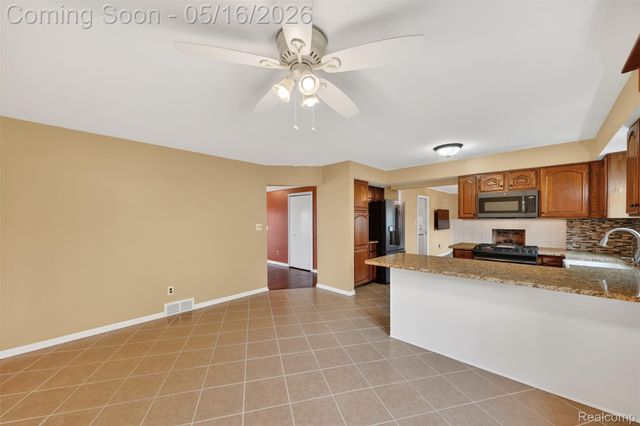 12014 Common Road, Warren, MI 48093
