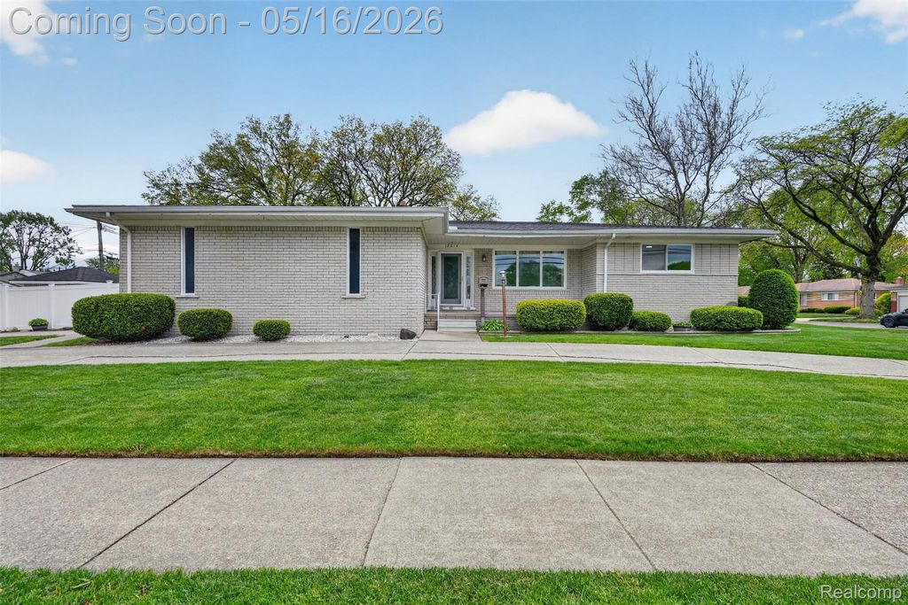 12014 Common Road, Warren, MI 48093