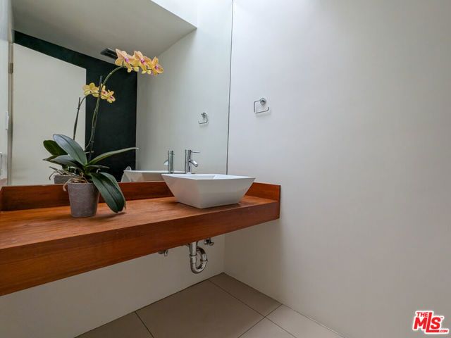 6767 Whitley Terrace, Los Angeles, CA 90068