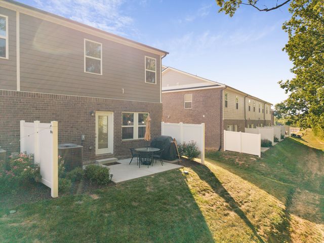 1734 Tahoma Dr, Lebanon, TN 37087
