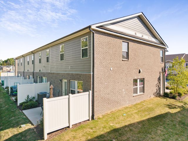 1734 Tahoma Dr, Lebanon, TN 37087