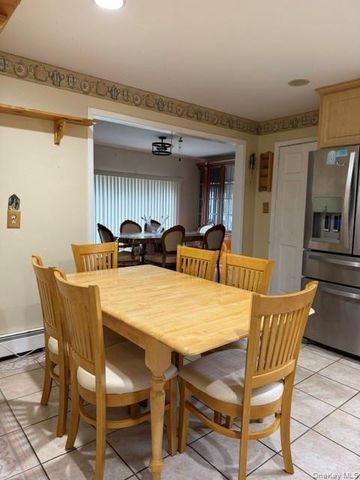 9 Jersey Street, Deer Park, NY 11729