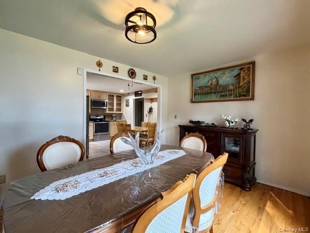 9 Jersey Street, Deer Park, NY 11729